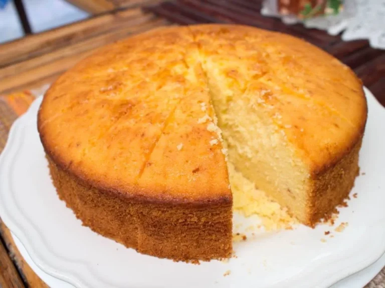 Gâteau au yaourt extra moelleux, parfait comme dessert fait maison